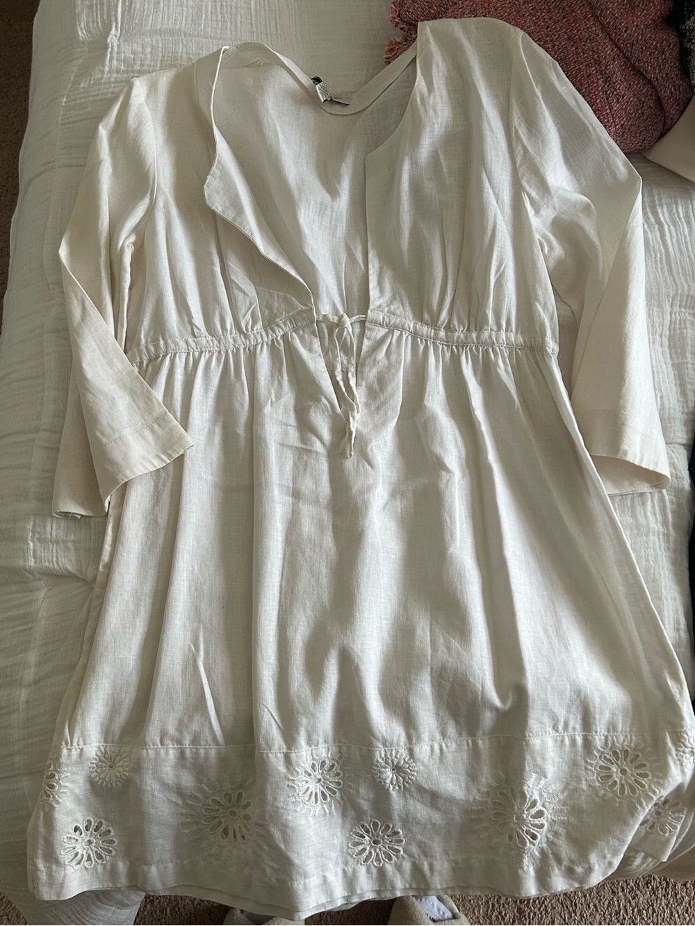 Banana Republic Cream V-Neck Drawstring Tunic with Eyelet Hem